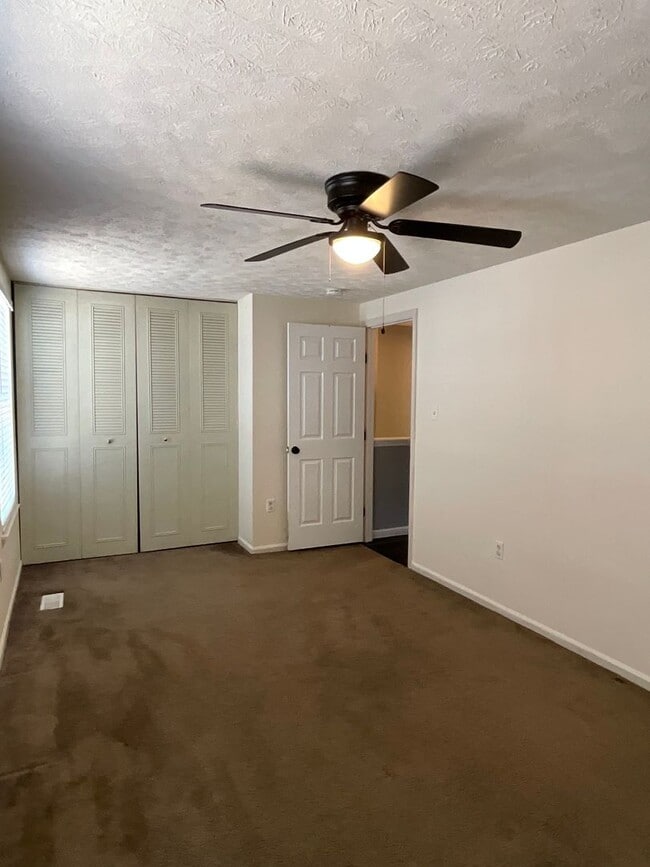 Building Photo - Beautiful 2BR 2BA 3 level townhome located in the Bowling Brook Farms Community