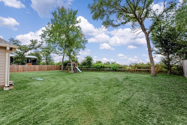 Building Photo - 24738 Roscommon Ln