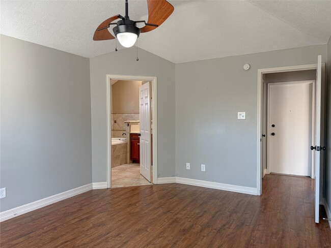 Building Photo - 209 McVoy Dr