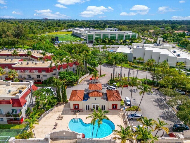 Building Photo - 8650 SW 67th Ave