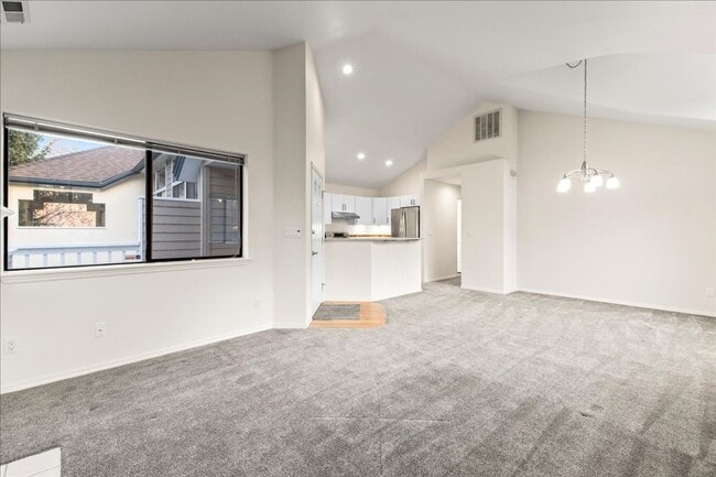 Building Photo - 2-bedroom 2-bathroom condo, located steps from the Boise River Greenbelt