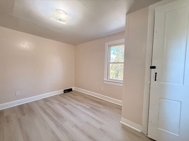 Building Photo - 243-245 South