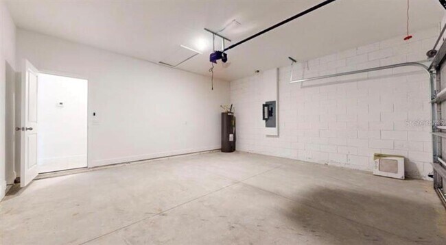 Building Photo - 2601 SW 175 Loop