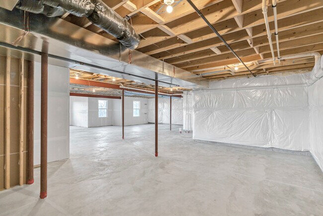 Building Photo - 668 Branson Dr