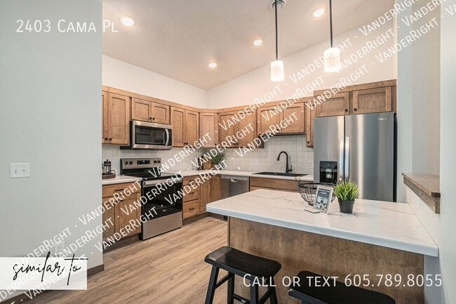 Building Photo - 2403 Cama Pl