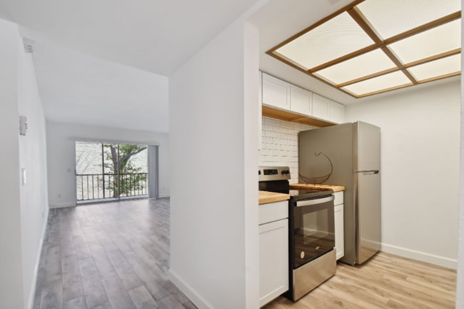 Building Photo - 9700 Starkey Rd