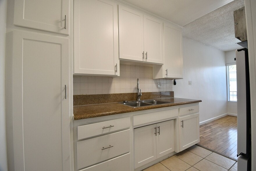 Building Photo - 12050 Tiara St