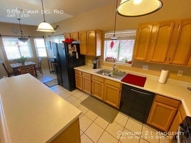 Building Photo - 568 Pinar Del Rio Dr