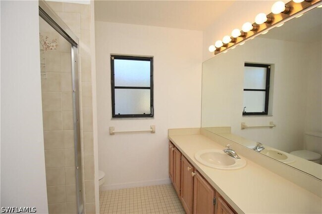 Building Photo - 224 Erie Dr