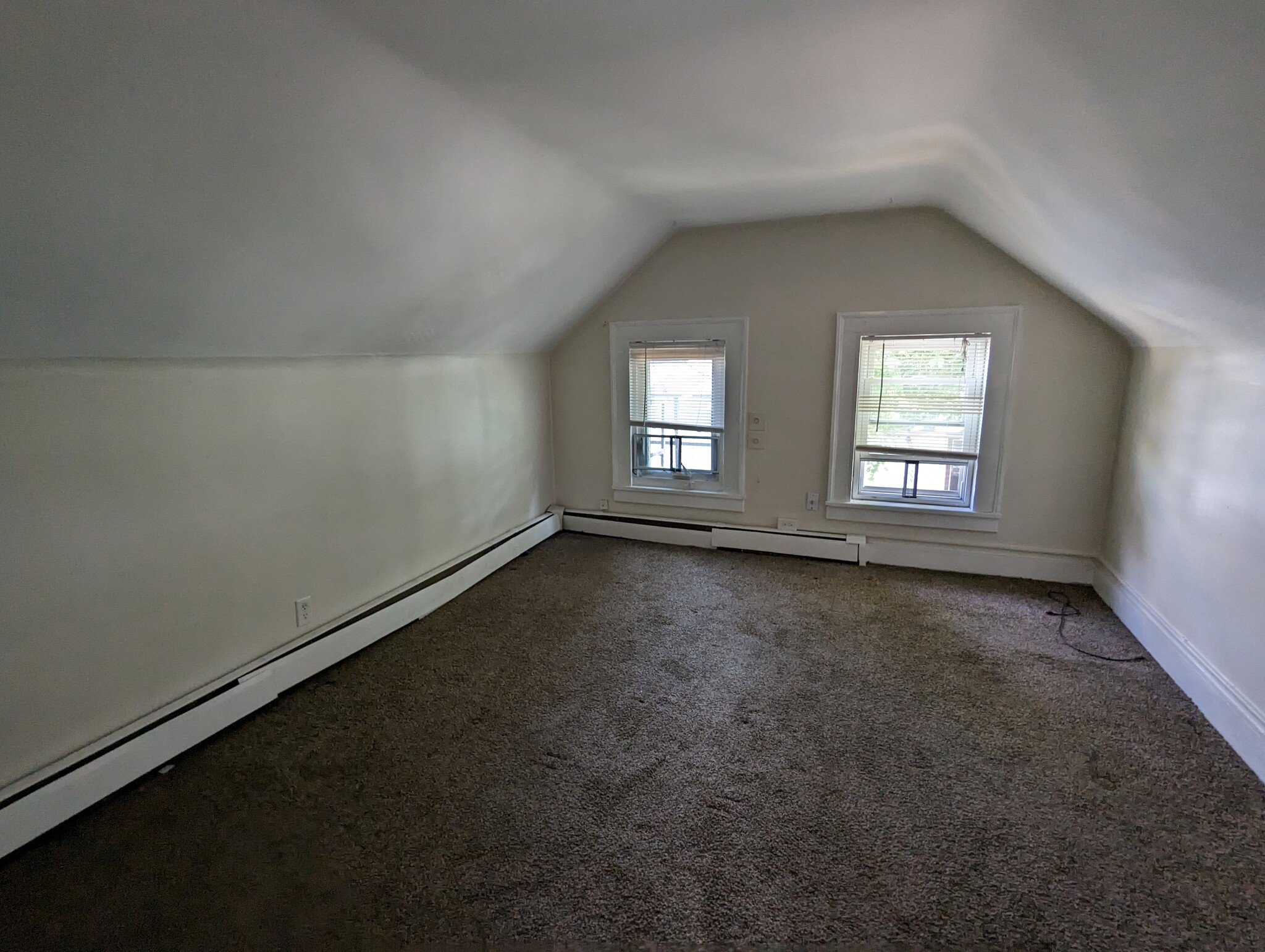 Building Photo - 608 Elmwood Ave