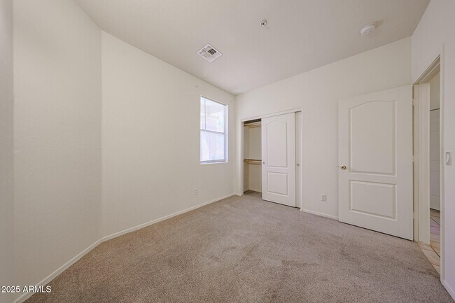 Building Photo - 16925 W Nottingham Way