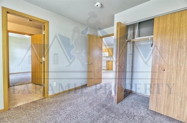 Building Photo - 4 Bedroom 2 Bathroom Condo - 1/2 OFF 1ST M...
