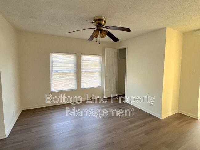 Building Photo - 118 Nat Barber Ave