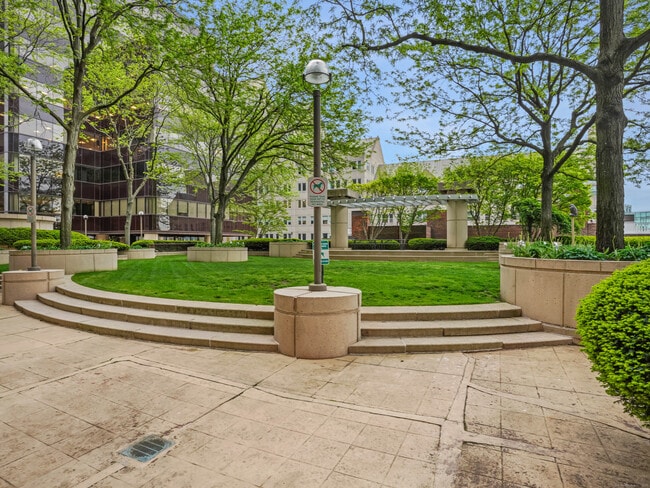 Building Photo - 127 Greyrock Pl