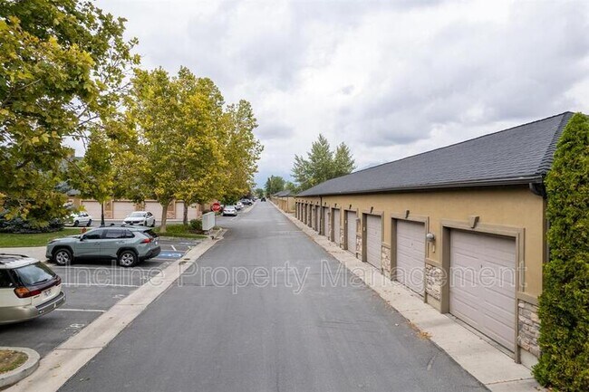 Building Photo - 661 S 2220 W