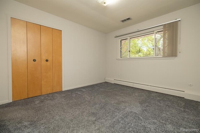 Building Photo - 851 Helston Rd