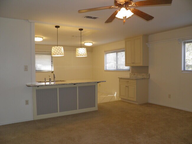 Building Photo - 103 Alden Dr