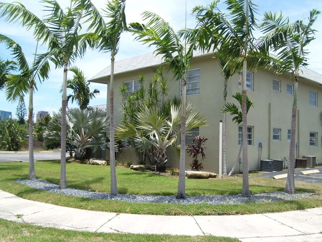 Primary Photo - 1440 SW 4th Ave