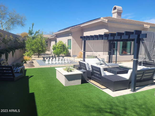 Building Photo - 10694 E Firethorn Dr