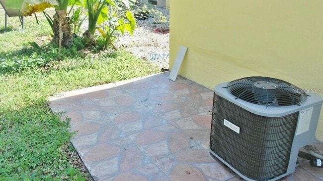 Building Photo - 141 Sunnytown Rd