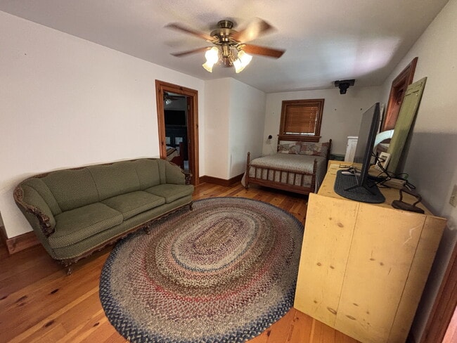 Building Photo - Unique fully furnished 1-2 bedroom property secluded on Newtown Road ten minutes from Placerville!
