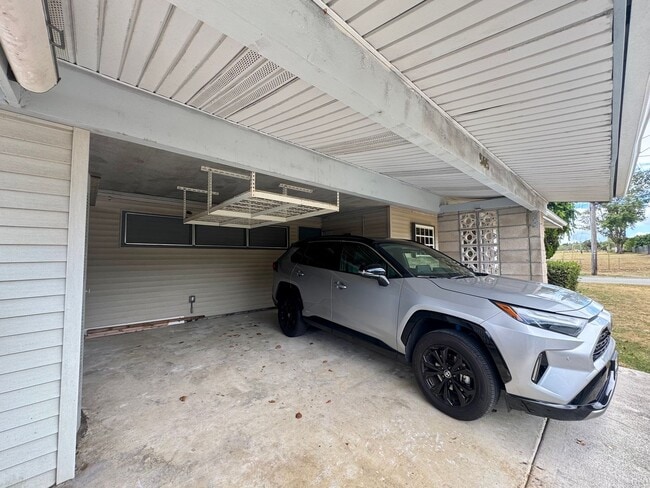 Building Photo - Single Family home in the the Olomana neig...