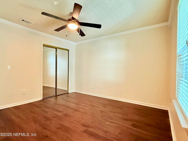 Building Photo - 10373 Windfern Ct N