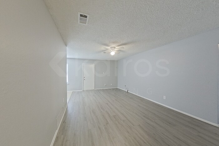 Building Photo - 1117 Saturn Dr