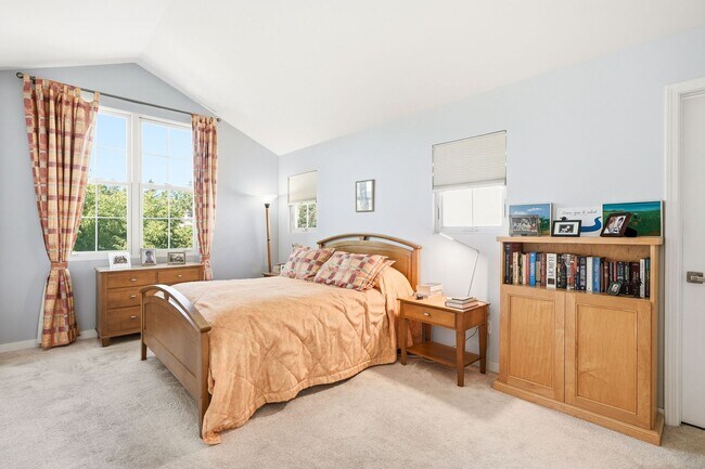 Building Photo - Stunning 3-Bedroom Home in a Prime Mountain View Location with Top-Rated Los Altos Schools!