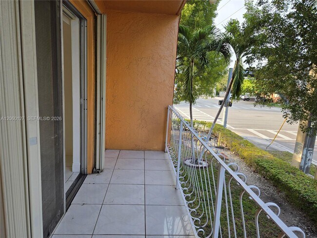 Building Photo - 6200 W Flagler St