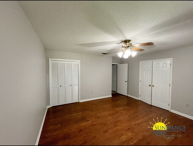 Building Photo - Charming 3-Bedroom Brick Home in Bluewater Bay Community, Caribbean East