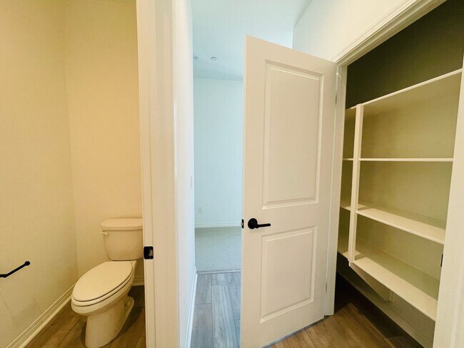 Building Photo - Located in the highly sought-after master-planned community of The Preserve at Chino, this modern...