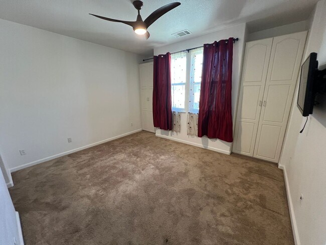 Building Photo - $4195-Beautiful Tri-level 3 Bed/2.5 Ba Townhome in Hampton Park/North San Jose