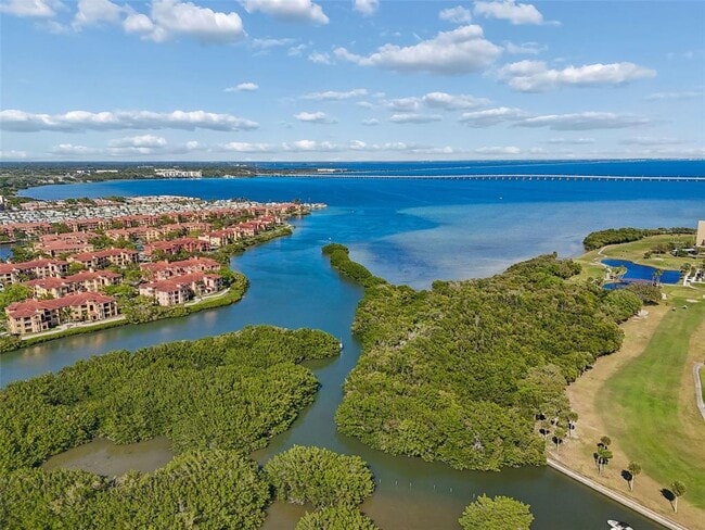 Building Photo - 900 Cove Cay Dr