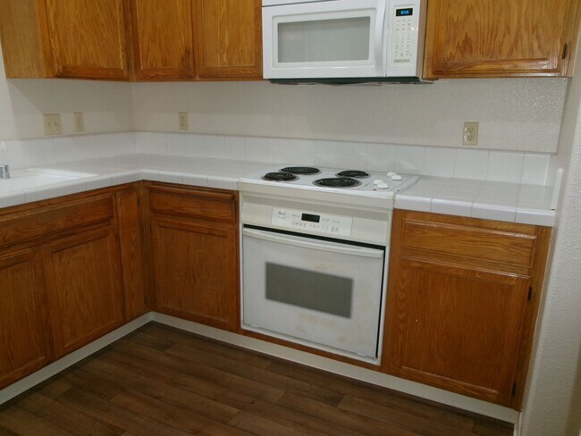 Building Photo - 218 Idlewild Dr