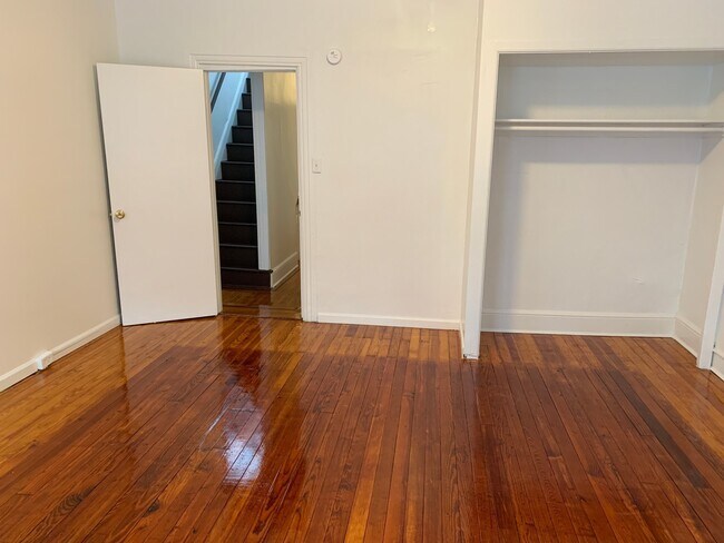 Building Photo - Fully Renovated Spacious 4 Bedroom 1.5 Bath House, Garage-York City SD