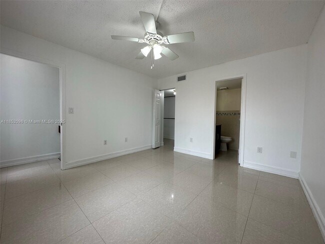 Building Photo - 8540 NW 6th Ln