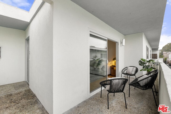 Building Photo - 1447 Stanford St