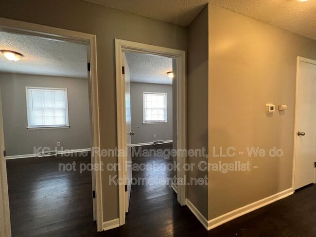 Building Photo - 6708 W 71st Terrace