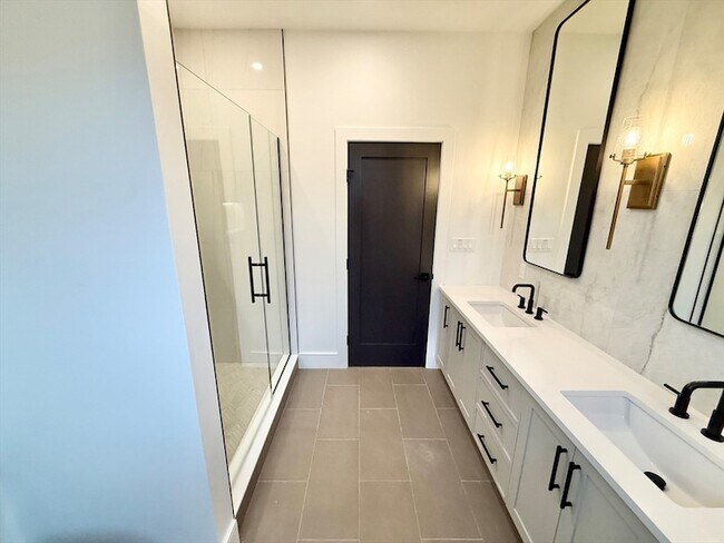 Building Photo - 238 Webster St