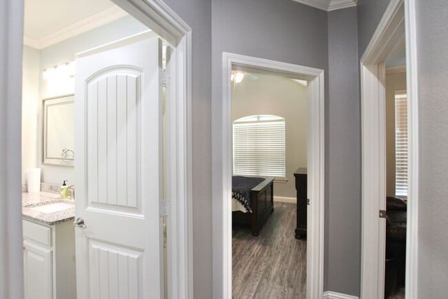 Building Photo - Coming Soon! Stunning 3 Bed 2 Bath Home on...