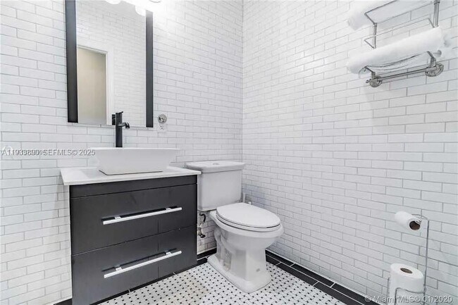 Building Photo - 1731 NE 172nd St