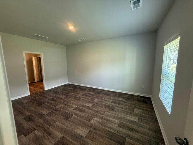 Building Photo - 1162 State Rd 1162