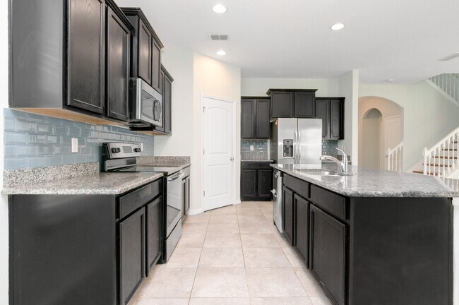 Building Photo - Stunning 4bed /3.5 bath Home For Rent at W...