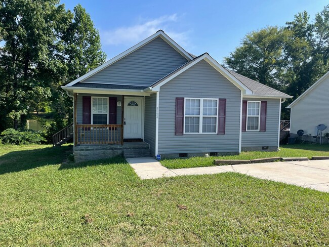 Primary Photo - Updated 4 Bedroom with Lake-View