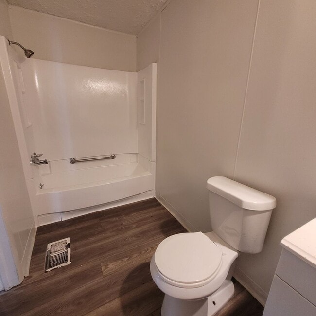 Building Photo - Single Family 4 Bed 2 Bath FOR RENT!
