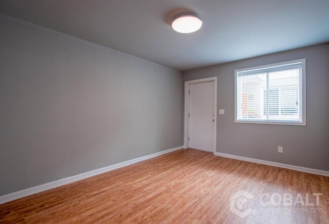 Building Photo - 271 Glen Iris Dr NE