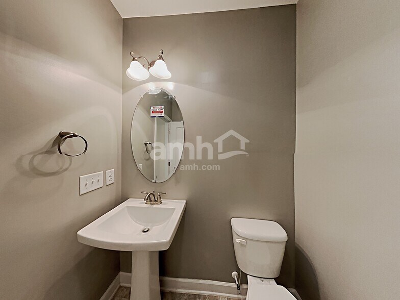 Building Photo - 232 Lanier Pl