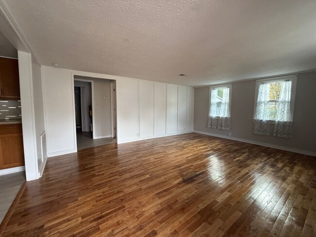 Building Photo - House in Grand Rivers