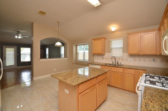 Building Photo - 4510 Regal Dr